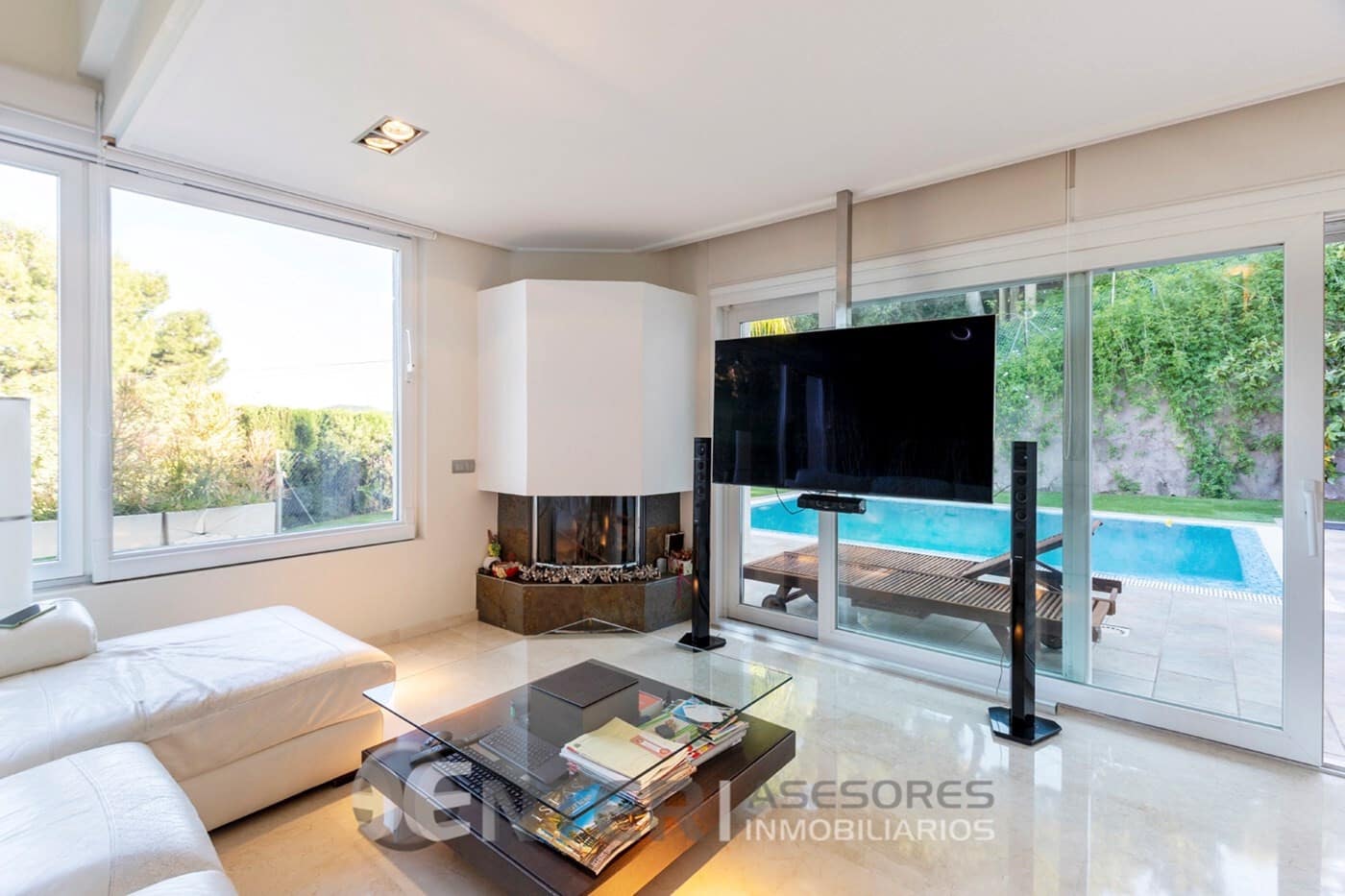 4 chambre Villa/Maison à vendre à Gilet avec piscine garage - 795 000 € (Ref: 8758591)