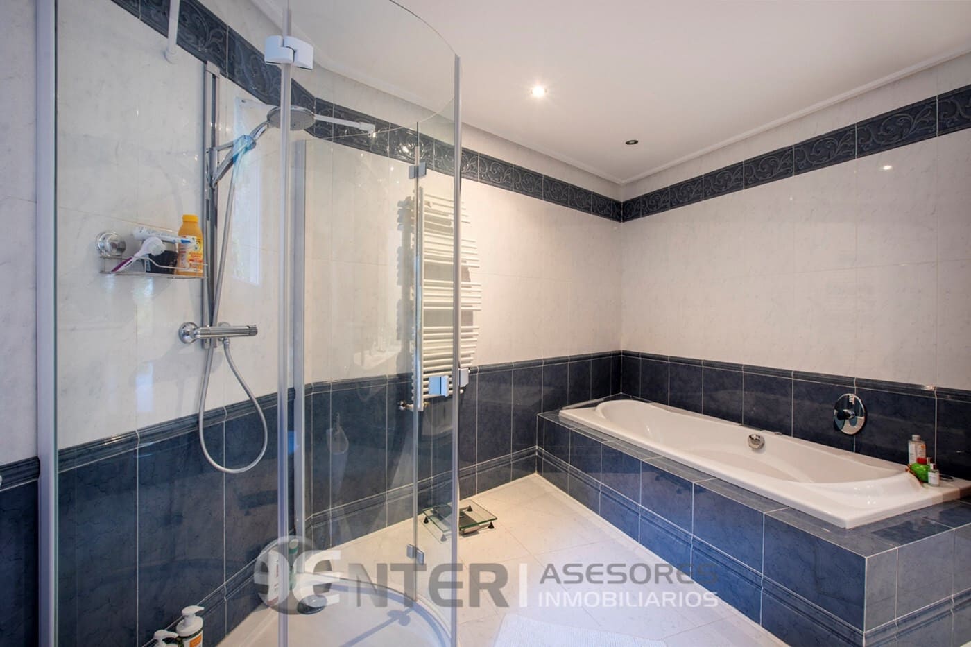 4 chambre Villa/Maison à vendre à Gilet avec piscine garage - 795 000 € (Ref: 8758591)