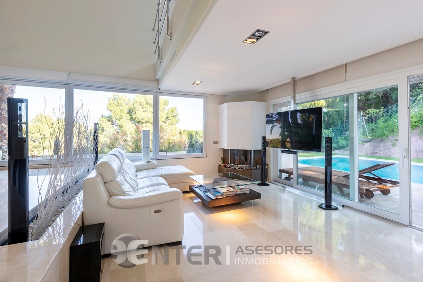 4 chambre Villa/Maison à vendre à Gilet avec piscine garage - 795 000 € (Ref: 8758591)