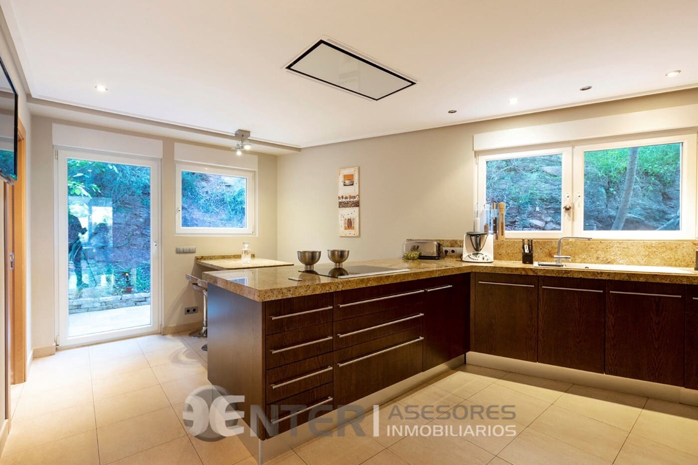 4 chambre Villa/Maison à vendre à Gilet avec piscine garage - 795 000 € (Ref: 8758591)