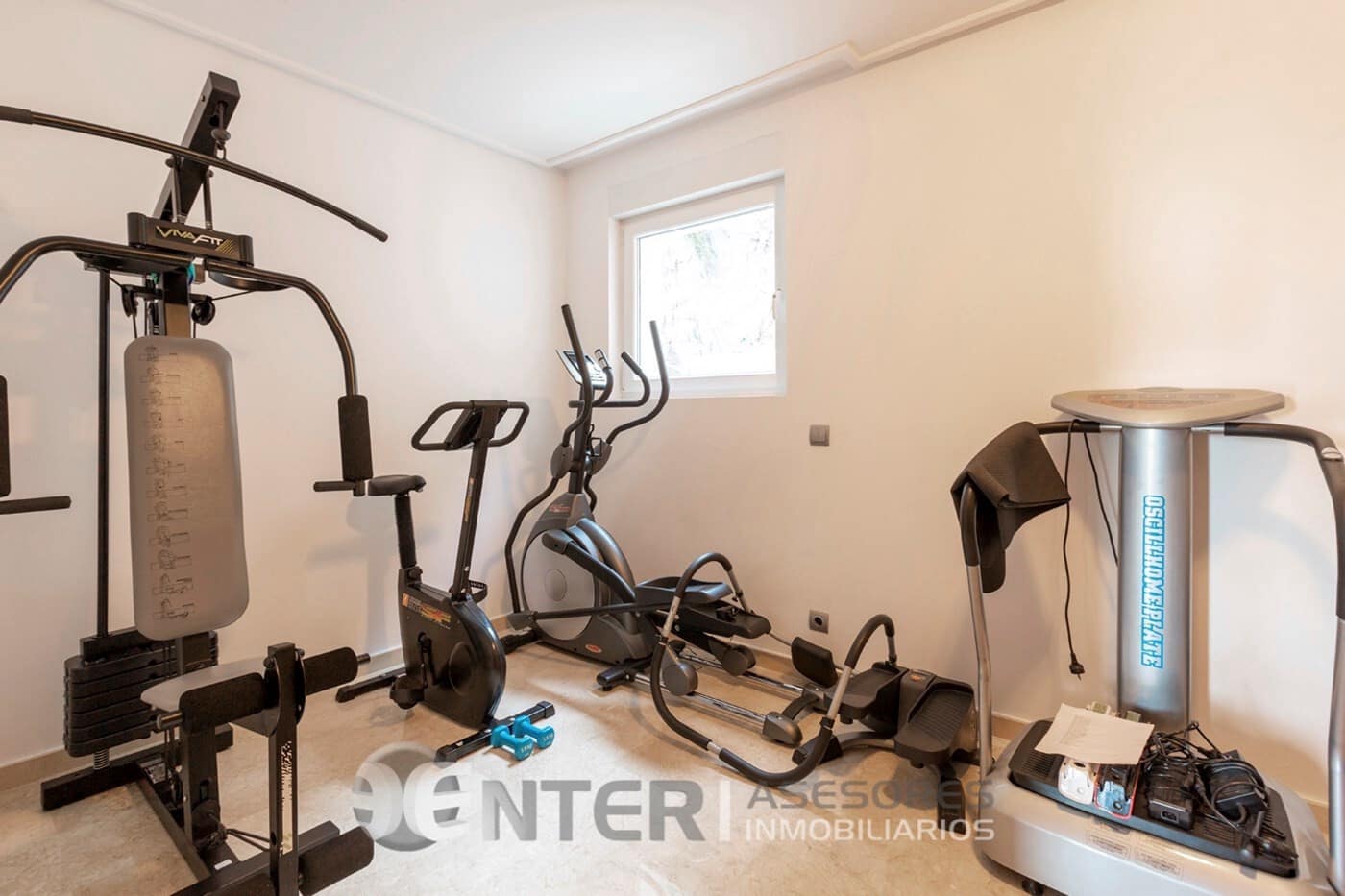 4 chambre Villa/Maison à vendre à Gilet avec piscine garage - 795 000 € (Ref: 8758591)