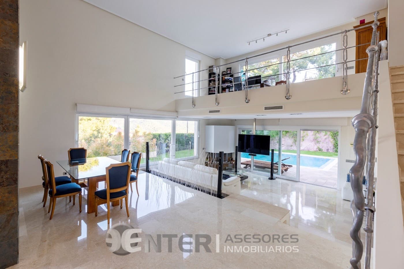 4 chambre Villa/Maison à vendre à Gilet avec piscine garage - 795 000 € (Ref: 8758591)