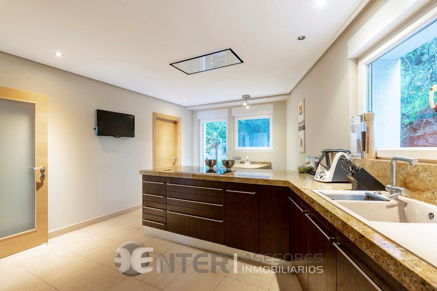 4 chambre Villa/Maison à vendre à Gilet avec piscine garage - 795 000 € (Ref: 8758591)