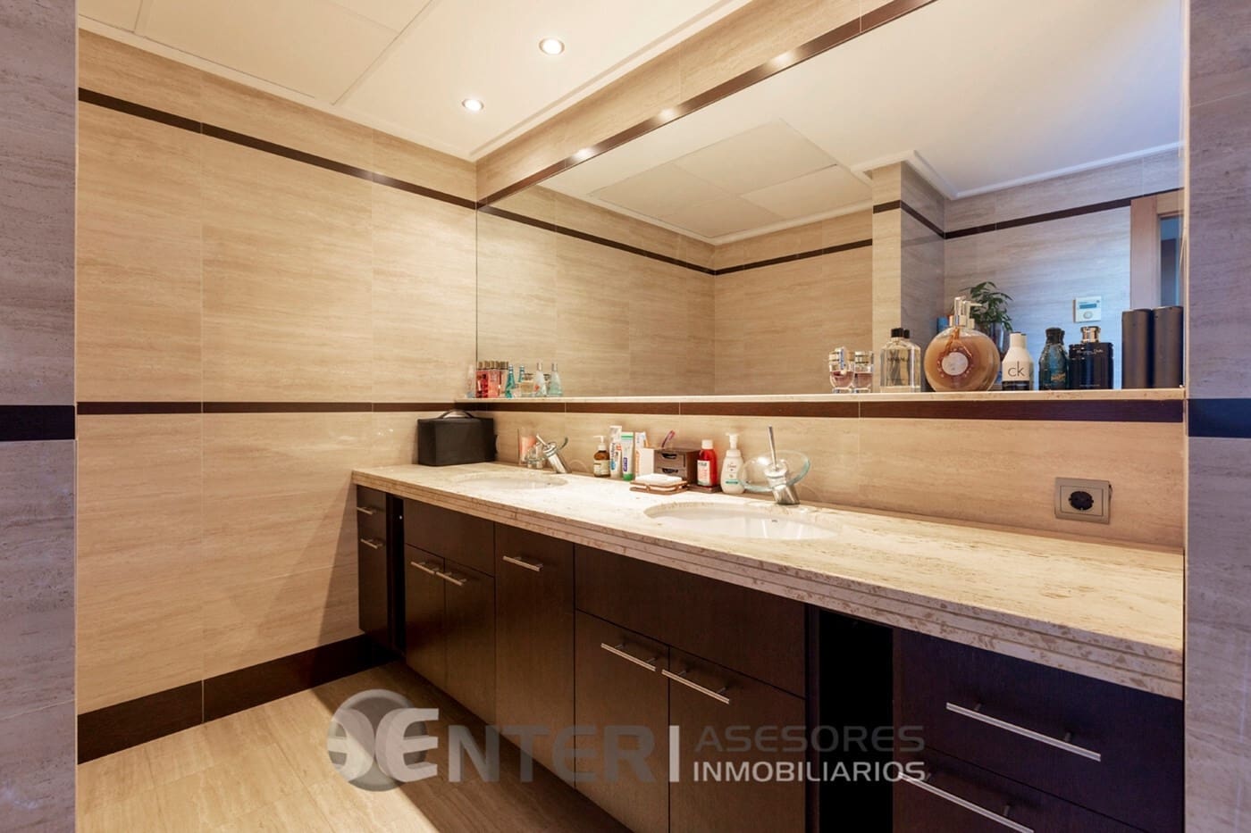 4 chambre Villa/Maison à vendre à Gilet avec piscine garage - 795 000 € (Ref: 8758591)