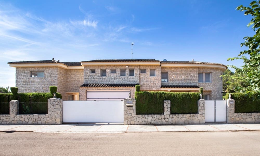 5 slaapkamer Villa te koop in Serra met zwembad garage - € 790.000 (Ref: 8758592)