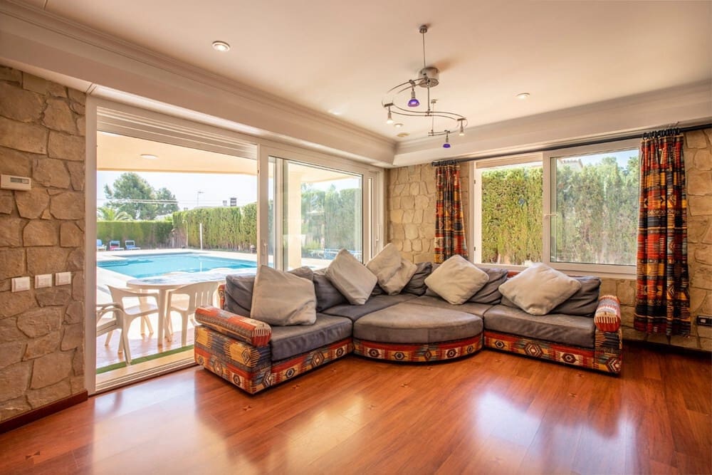 5 slaapkamer Villa te koop in Serra met zwembad garage - € 790.000 (Ref: 8758592)