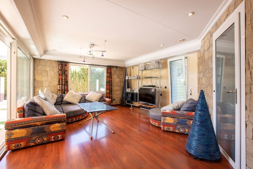 5 slaapkamer Villa te koop in Serra met zwembad garage - € 790.000 (Ref: 8758592)