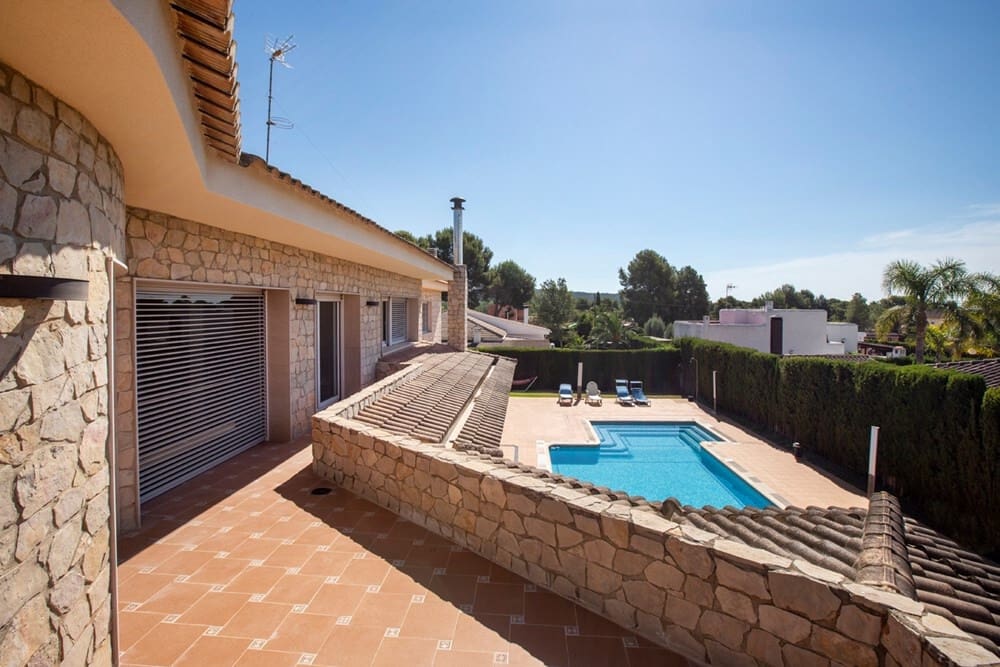 5 slaapkamer Villa te koop in Serra met zwembad garage - € 790.000 (Ref: 8758592)