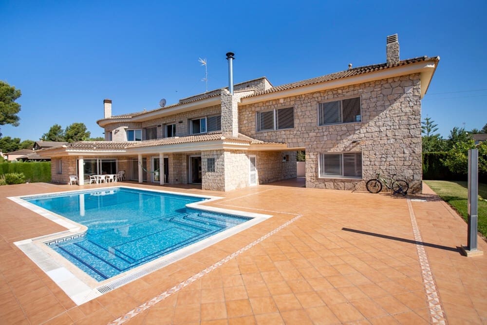 5 slaapkamer Villa te koop in Serra met zwembad garage - € 790.000 (Ref: 8758592)