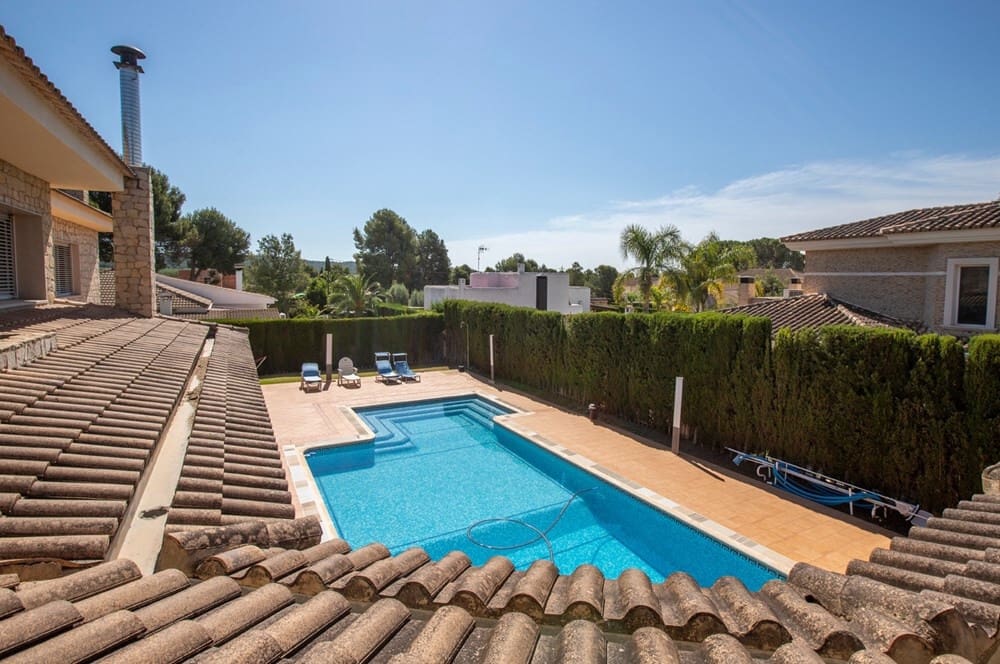 5 slaapkamer Villa te koop in Serra met zwembad garage - € 790.000 (Ref: 8758592)