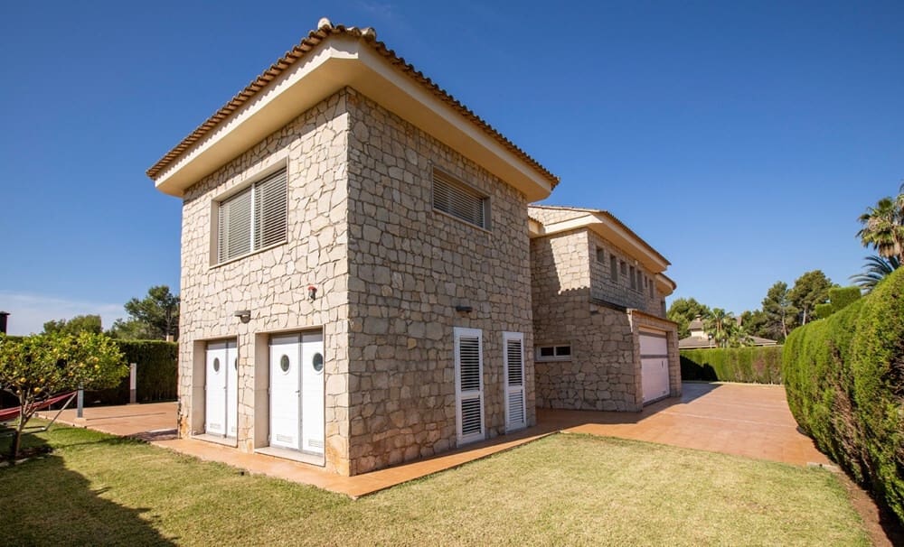 5 slaapkamer Villa te koop in Serra met zwembad garage - € 790.000 (Ref: 8758592)