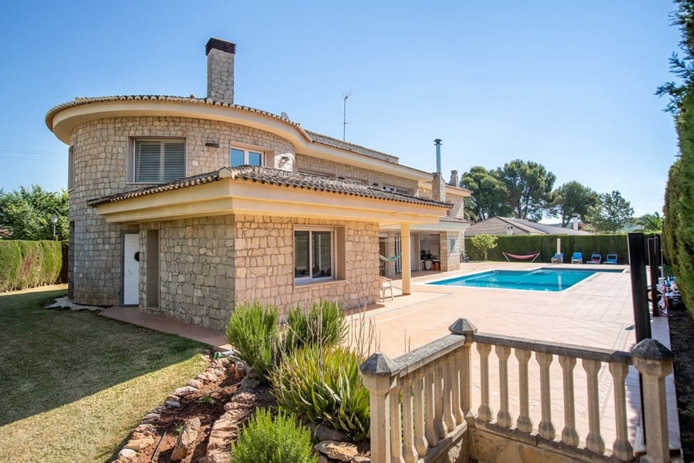 5 slaapkamer Villa te koop in Serra met zwembad garage - € 790.000 (Ref: 8758592)