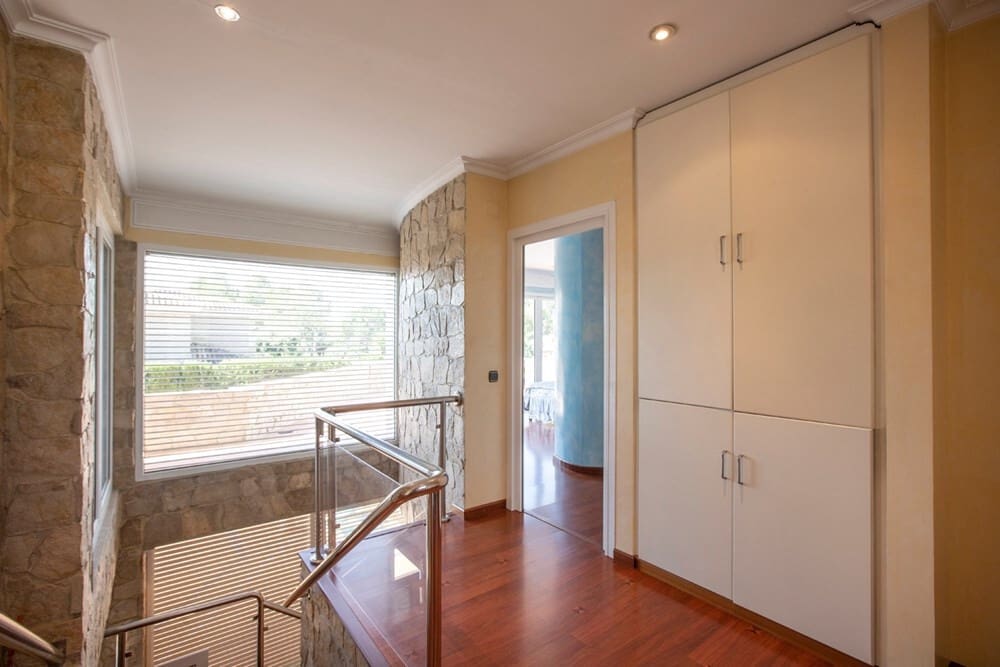 5 slaapkamer Villa te koop in Serra met zwembad garage - € 790.000 (Ref: 8758592)