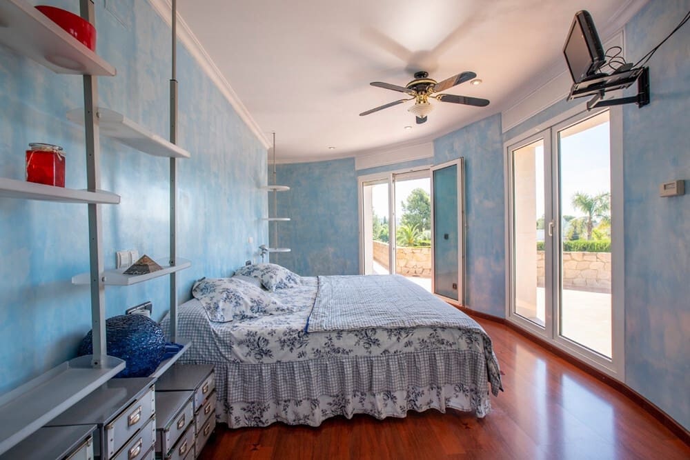 5 slaapkamer Villa te koop in Serra met zwembad garage - € 790.000 (Ref: 8758592)