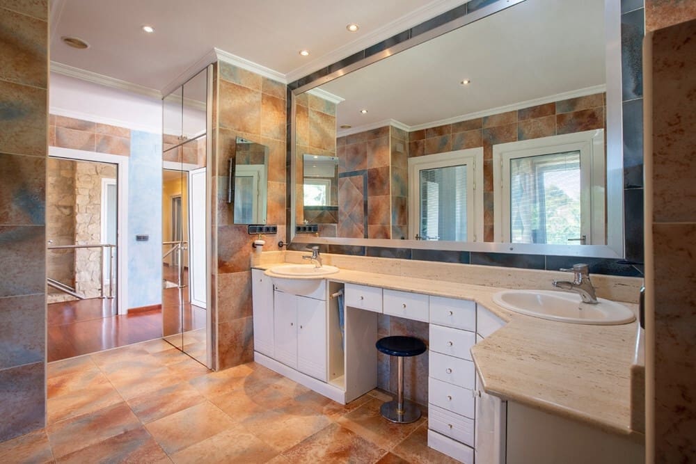 5 slaapkamer Villa te koop in Serra met zwembad garage - € 790.000 (Ref: 8758592)