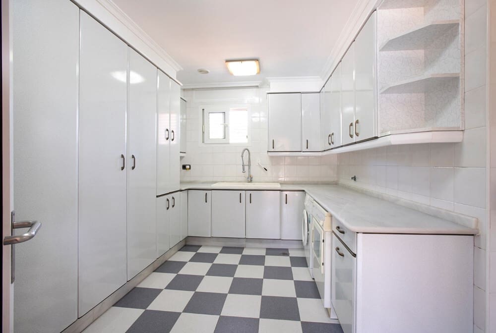 5 slaapkamer Villa te koop in Serra met zwembad garage - € 790.000 (Ref: 8758592)