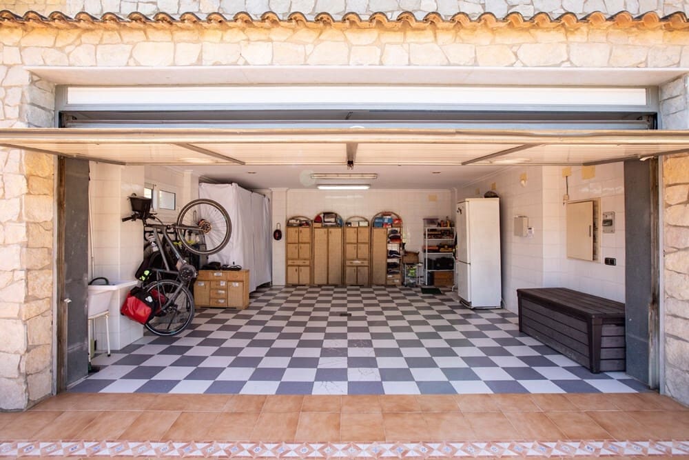 5 slaapkamer Villa te koop in Serra met zwembad garage - € 790.000 (Ref: 8758592)