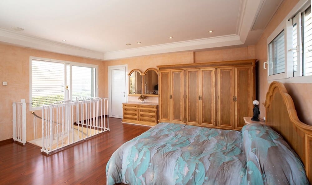 5 slaapkamer Villa te koop in Serra met zwembad garage - € 790.000 (Ref: 8758592)