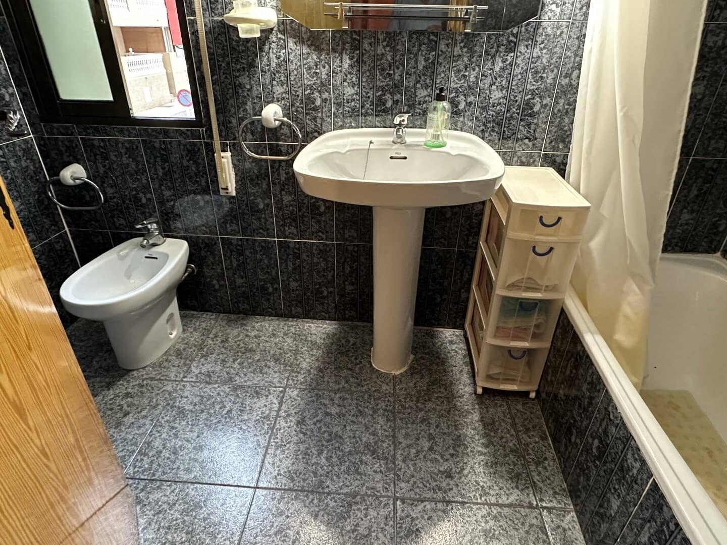 5 makuuhuone Huvila myytävänä paikassa Chilches mukana 
autotalli - 260 000 € (Ref: 8758594)