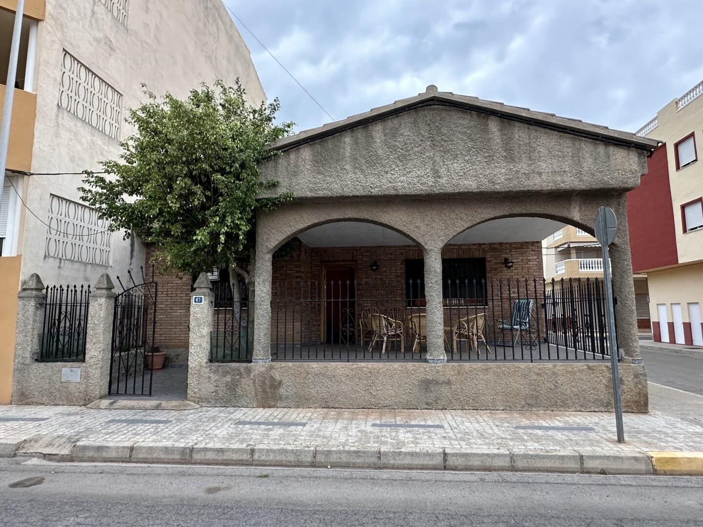 5 makuuhuone Huvila myytävänä paikassa Chilches mukana 
autotalli - 260 000 € (Ref: 8758594)