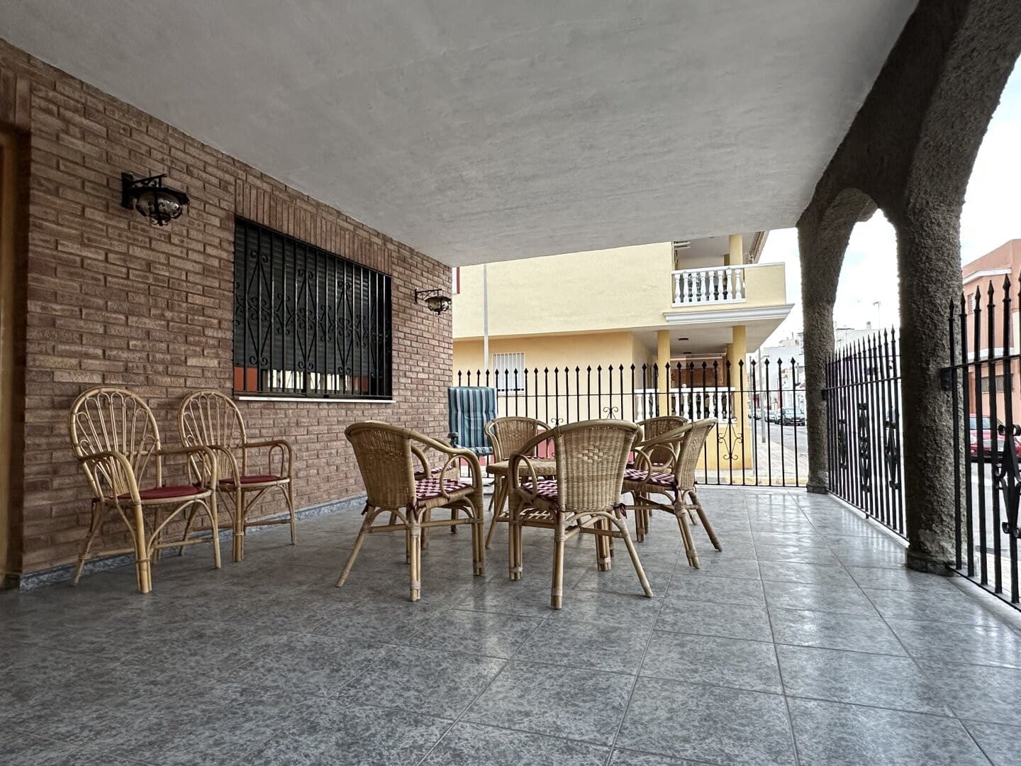 5 makuuhuone Huvila myytävänä paikassa Chilches mukana 
autotalli - 260 000 € (Ref: 8758594)