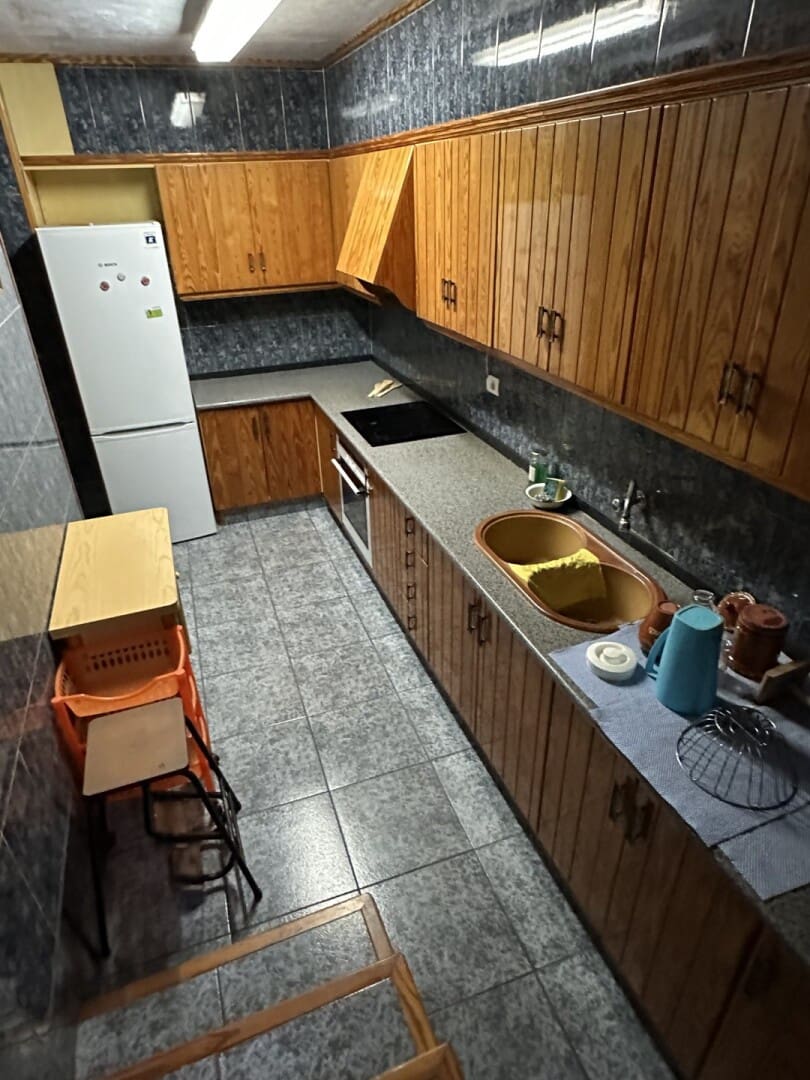 5 makuuhuone Huvila myytävänä paikassa Chilches mukana 
autotalli - 260 000 € (Ref: 8758594)