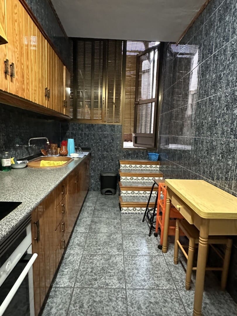 5 makuuhuone Huvila myytävänä paikassa Chilches mukana 
autotalli - 260 000 € (Ref: 8758594)