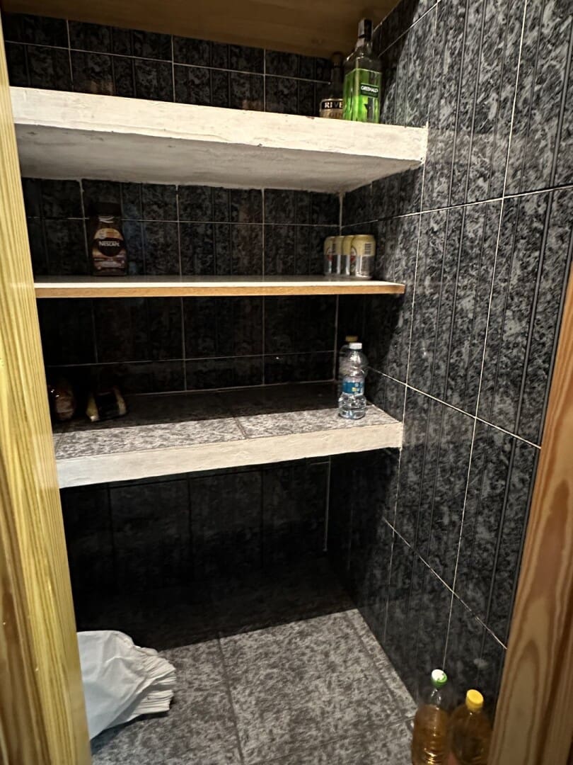 5 makuuhuone Huvila myytävänä paikassa Chilches mukana 
autotalli - 260 000 € (Ref: 8758594)