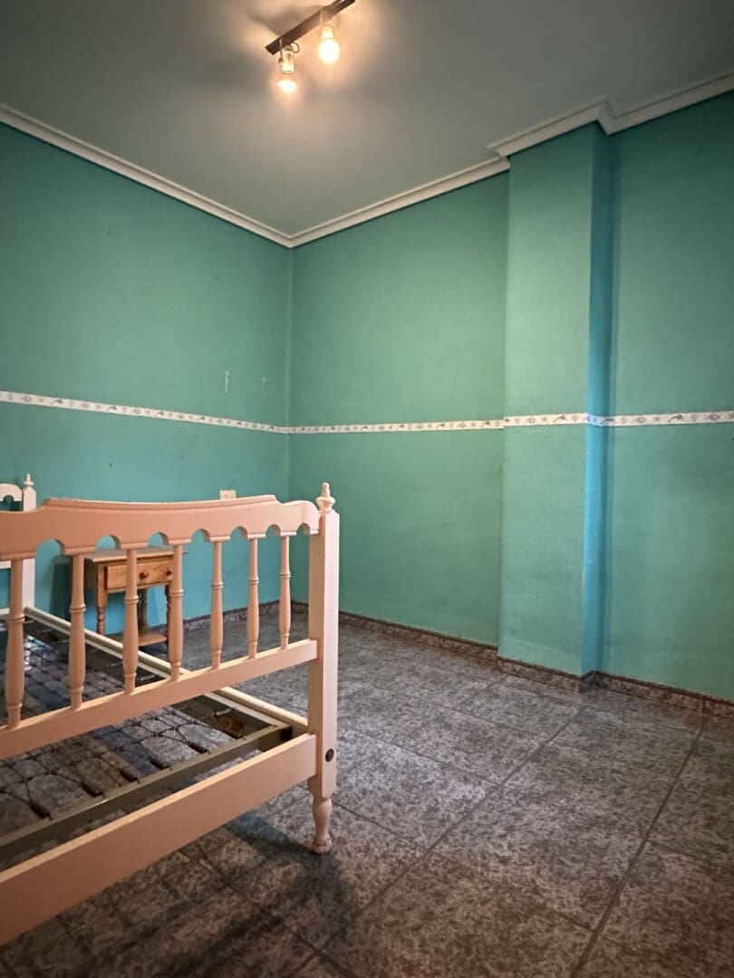 5 makuuhuone Huvila myytävänä paikassa Chilches mukana 
autotalli - 260 000 € (Ref: 8758594)