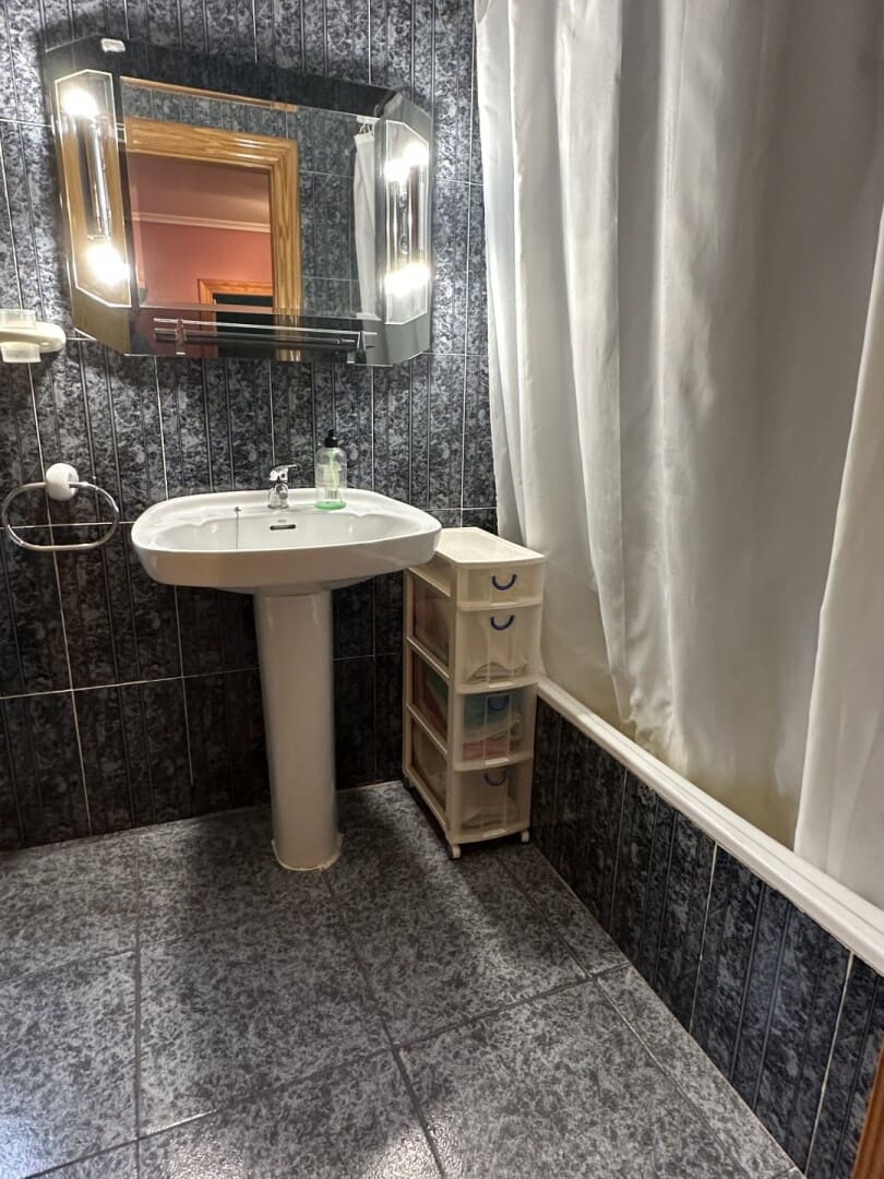 5 makuuhuone Huvila myytävänä paikassa Chilches mukana 
autotalli - 260 000 € (Ref: 8758594)