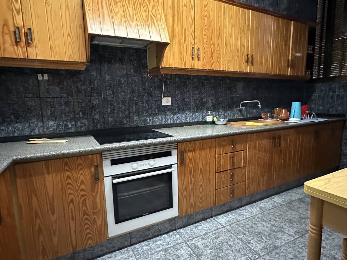 5 makuuhuone Huvila myytävänä paikassa Chilches mukana 
autotalli - 260 000 € (Ref: 8758594)