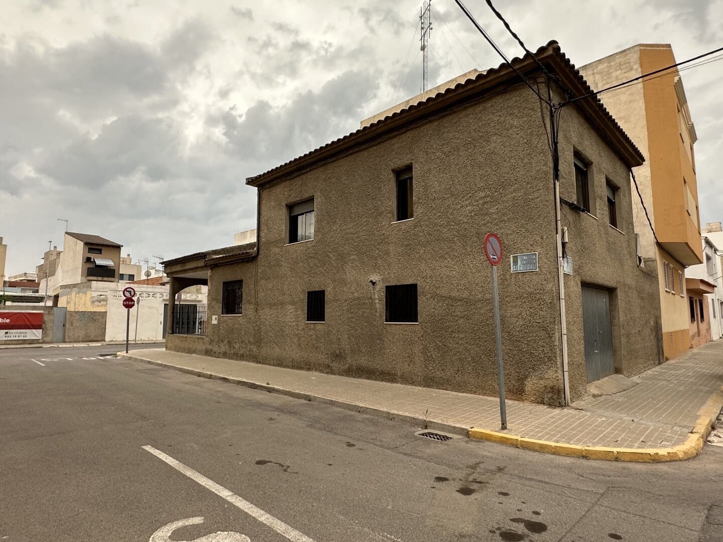 5 makuuhuone Huvila myytävänä paikassa Chilches mukana 
autotalli - 260 000 € (Ref: 8758594)