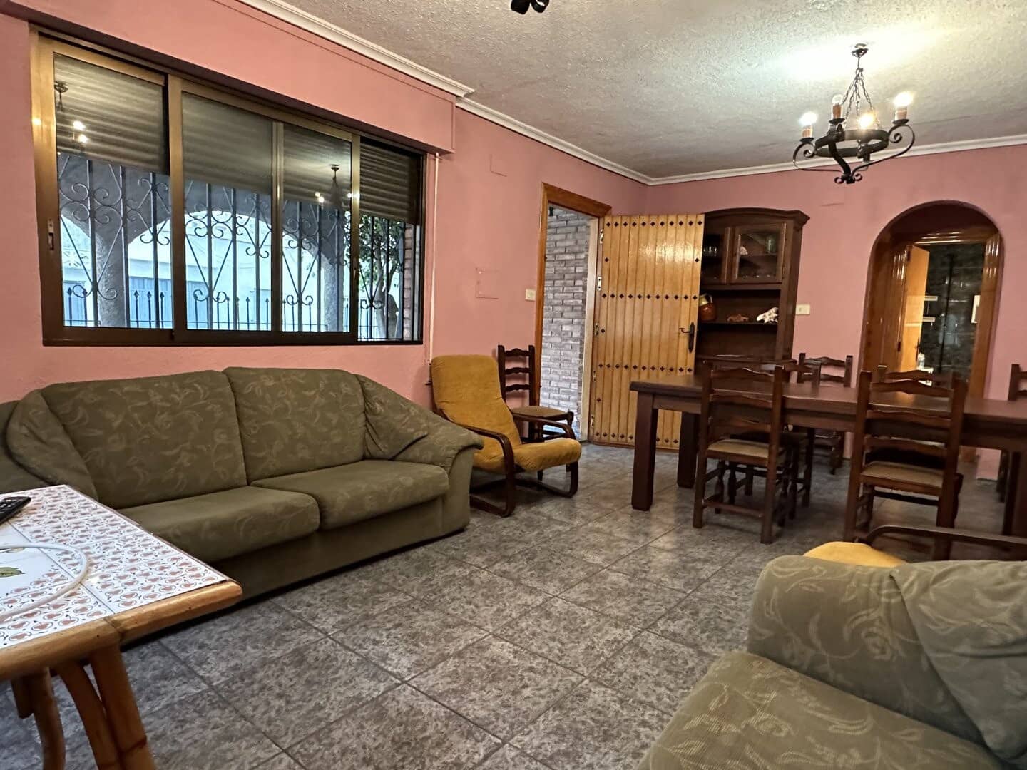 5 makuuhuone Huvila myytävänä paikassa Chilches mukana 
autotalli - 260 000 € (Ref: 8758594)