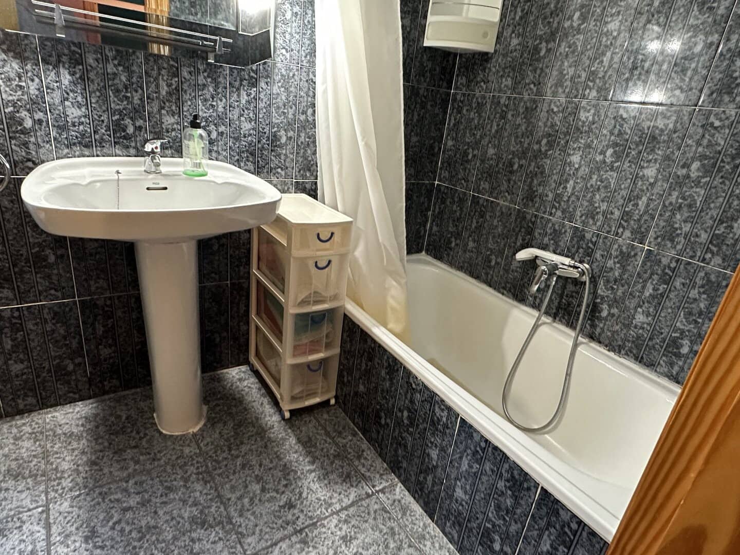 5 makuuhuone Huvila myytävänä paikassa Chilches mukana 
autotalli - 260 000 € (Ref: 8758594)