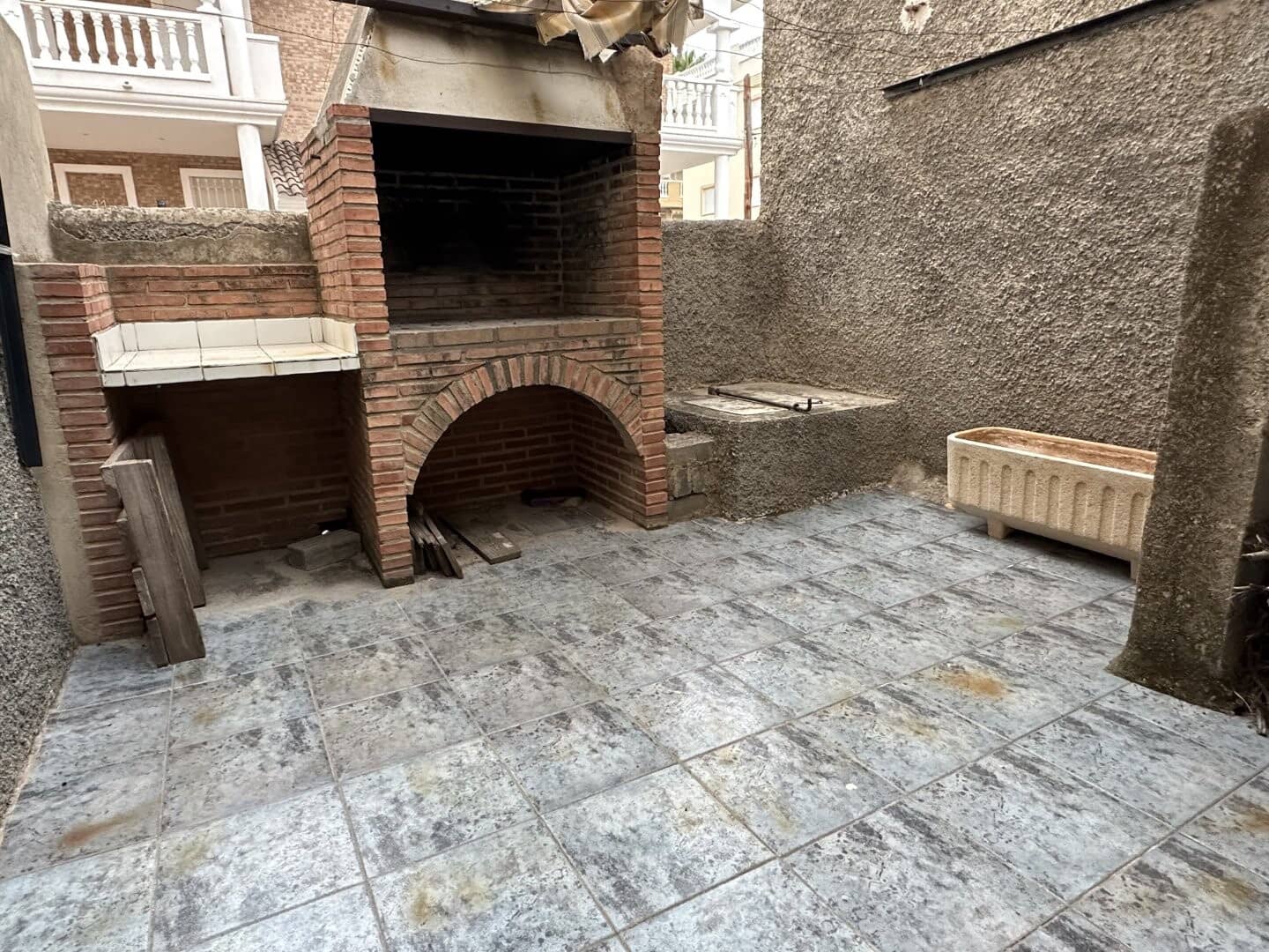 5 makuuhuone Huvila myytävänä paikassa Chilches mukana 
autotalli - 260 000 € (Ref: 8758594)