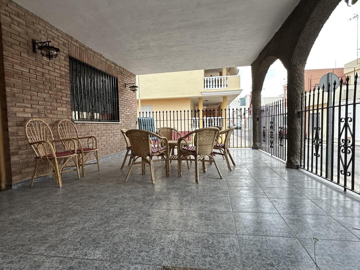 5 makuuhuone Huvila myytävänä paikassa Chilches mukana 
autotalli - 260 000 € (Ref: 8758594)