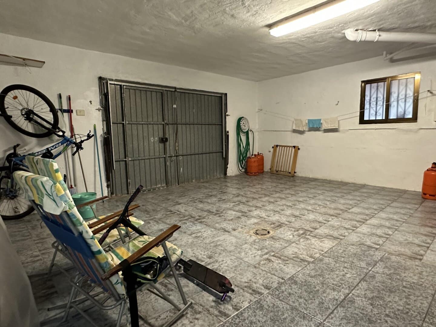 5 makuuhuone Huvila myytävänä paikassa Chilches mukana 
autotalli - 260 000 € (Ref: 8758594)