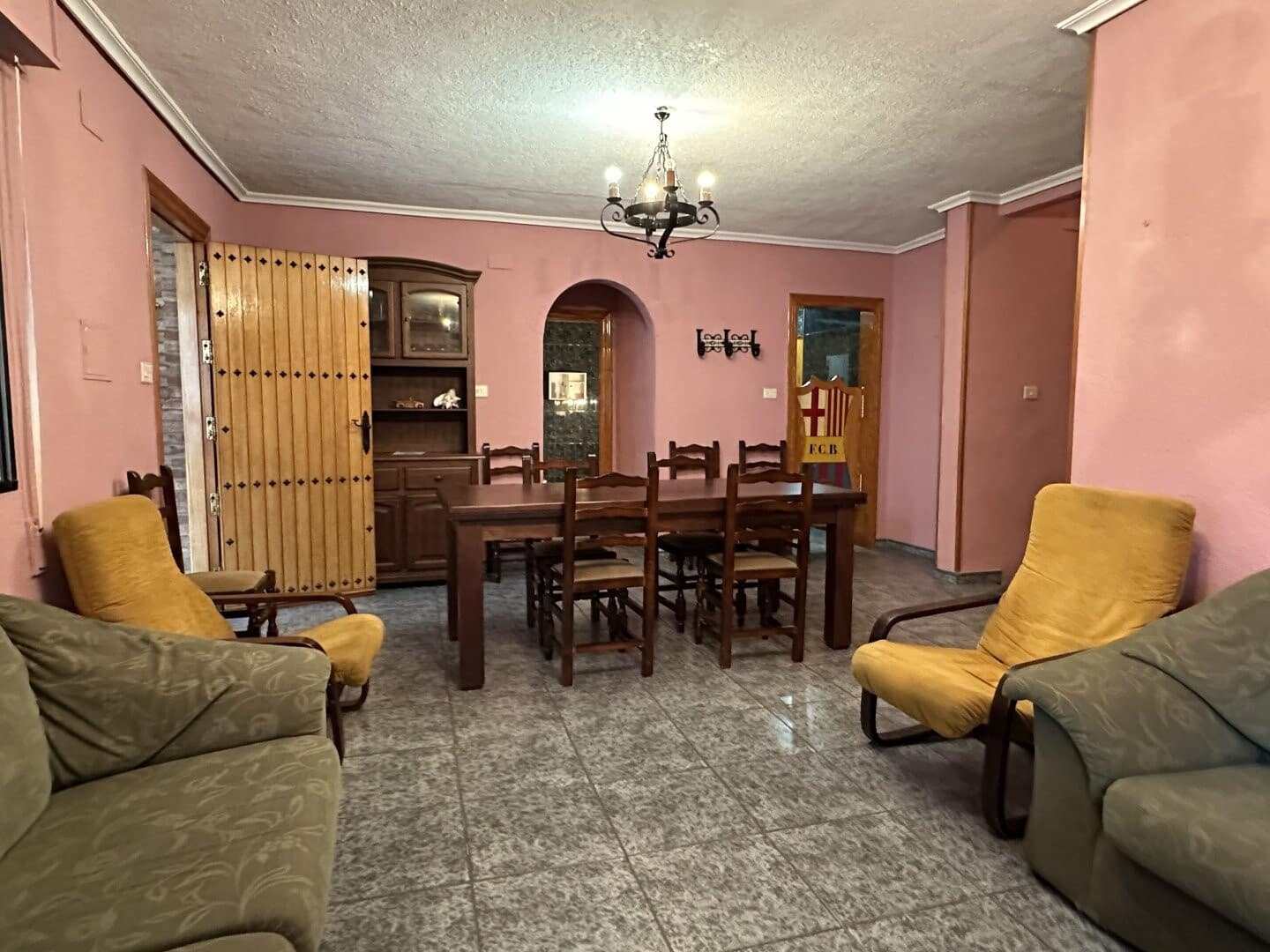 5 makuuhuone Huvila myytävänä paikassa Chilches mukana 
autotalli - 260 000 € (Ref: 8758594)