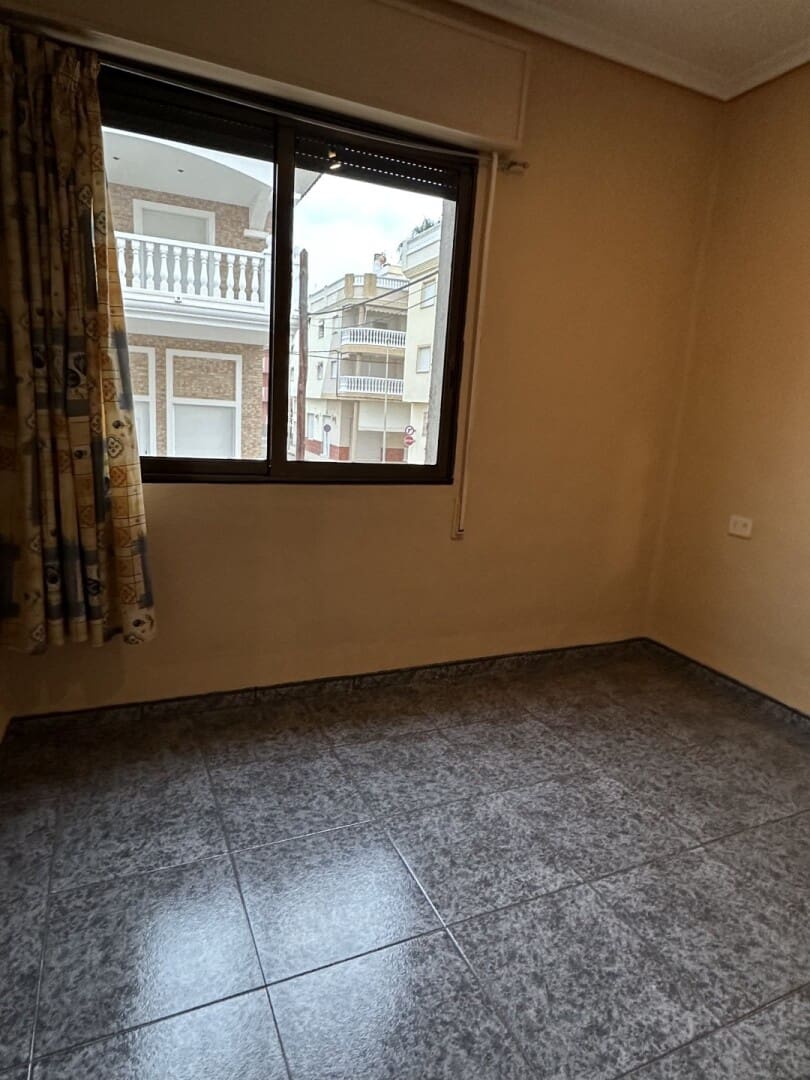 5 makuuhuone Huvila myytävänä paikassa Chilches mukana 
autotalli - 260 000 € (Ref: 8758594)