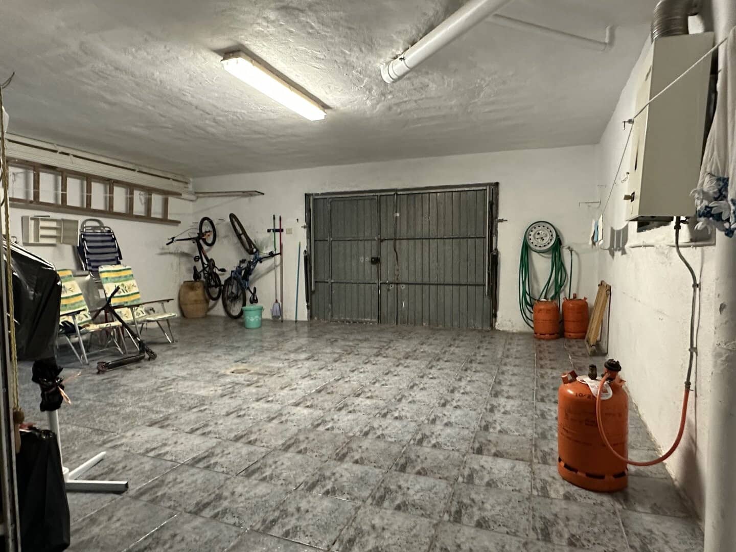 5 makuuhuone Huvila myytävänä paikassa Chilches mukana 
autotalli - 260 000 € (Ref: 8758594)