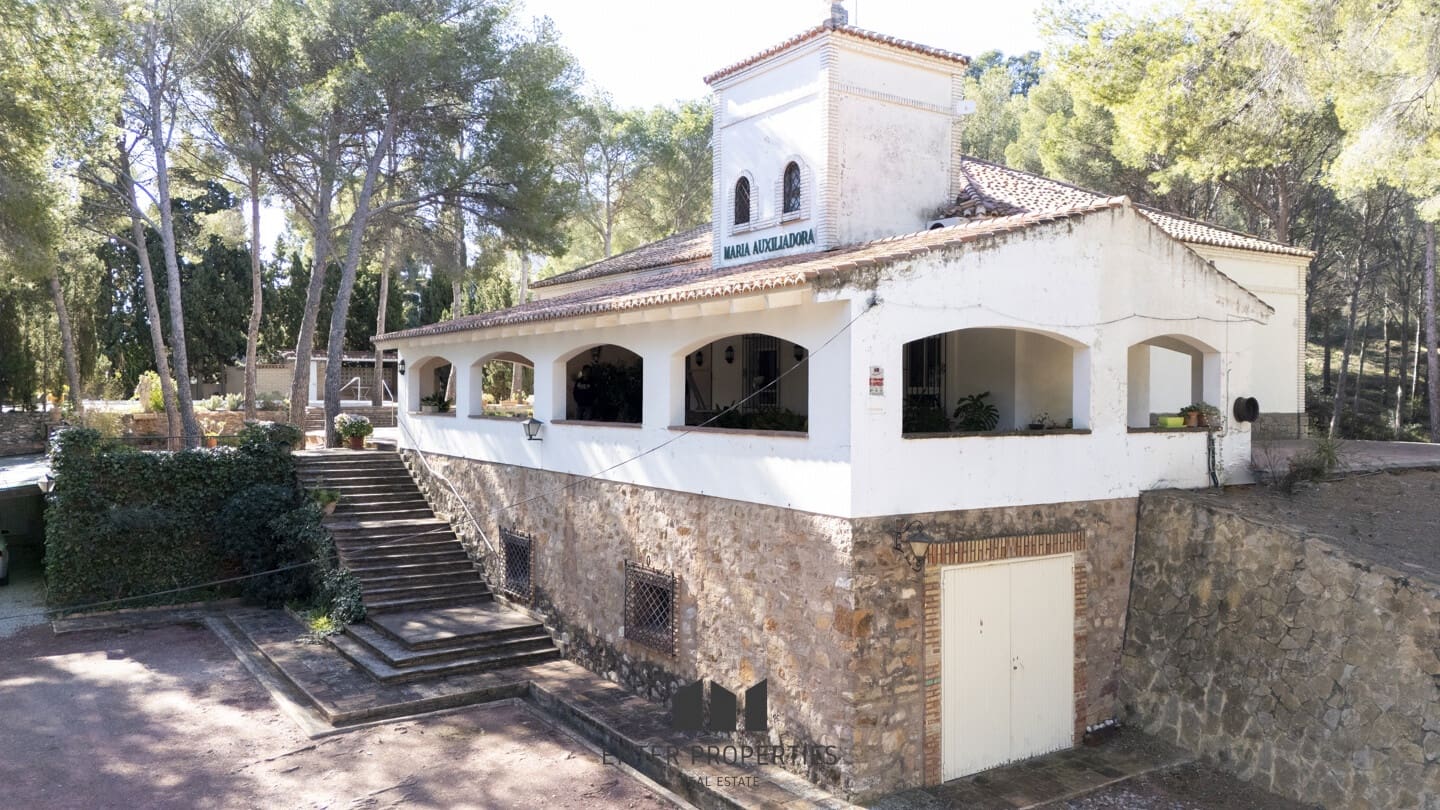 6 soverom Villa til salgs i Naquera med svømmebasseng garasje - € 900 000 (Ref: 8759475)