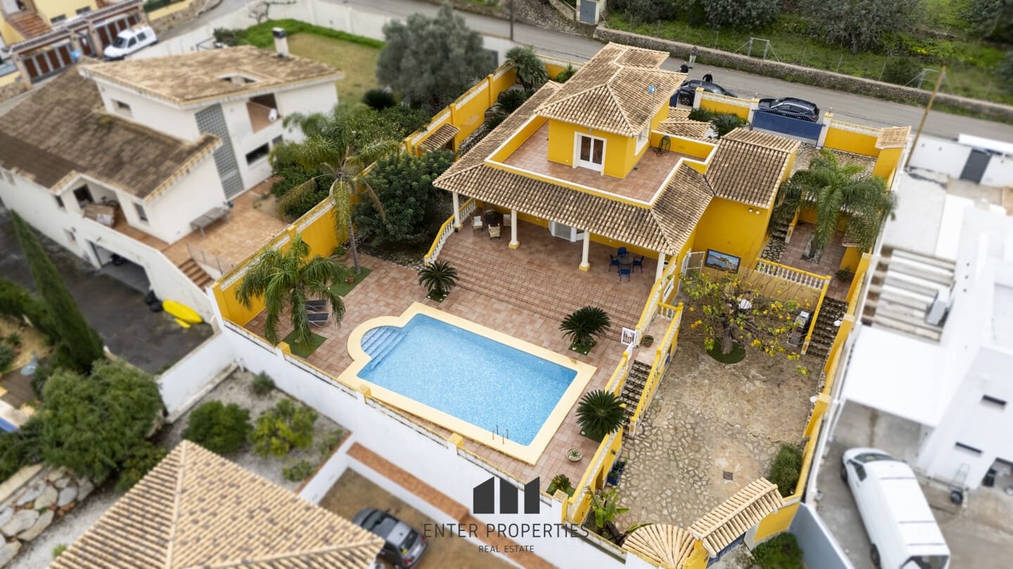 6 soverom Villa til salgs i Denia med svømmebasseng garasje - € 680 000 (Ref: 8783252)