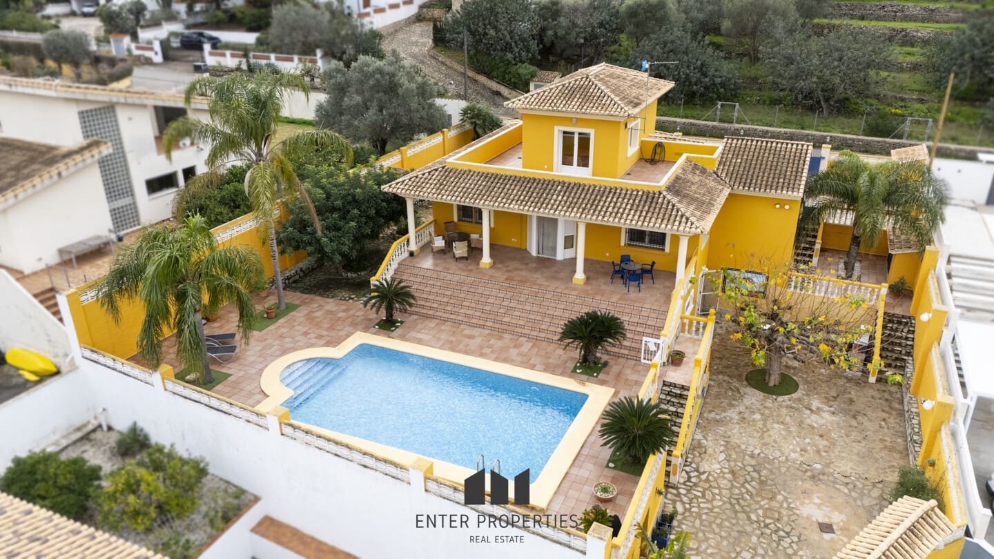 6 soverom Villa til salgs i Denia med svømmebasseng garasje - € 680 000 (Ref: 8783252)