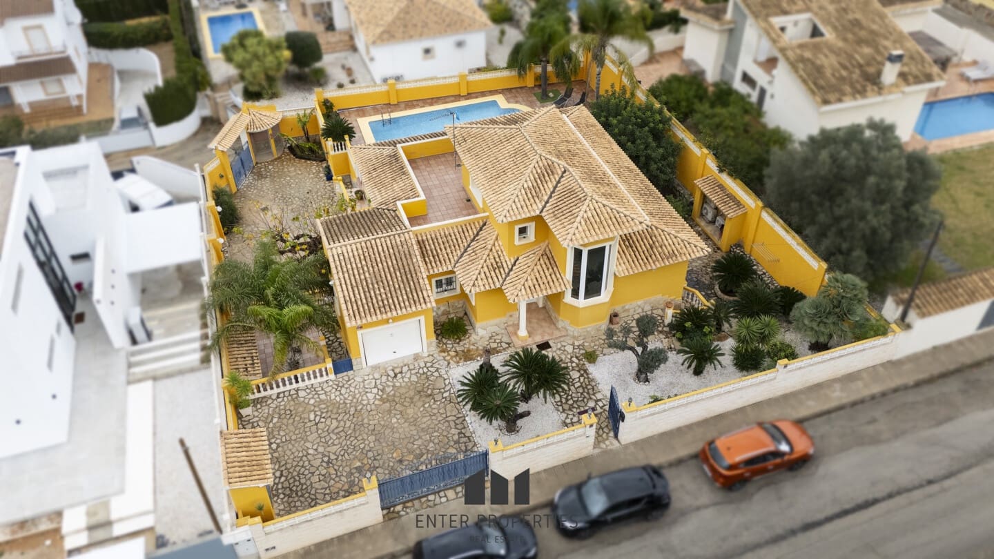 6 soverom Villa til salgs i Denia med svømmebasseng garasje - € 680 000 (Ref: 8783252)
