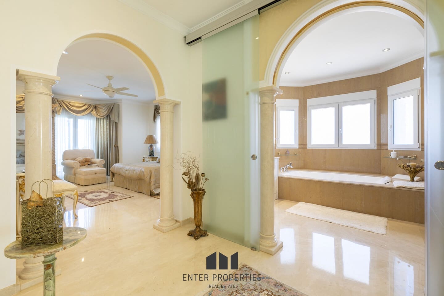 5 soverom Villa til salgs i Denia med svømmebasseng garasje - € 1 200 000 (Ref: 8797043)