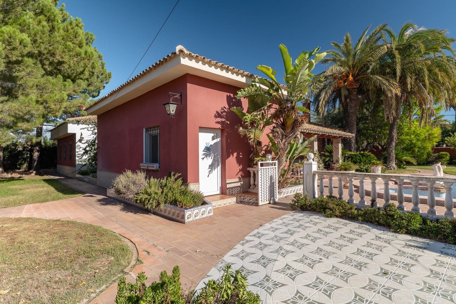 7 soveværelse Villa til salg i La Pobla de Vallbona med swimmingpool garage - € 830.000 (Ref: 8809074)