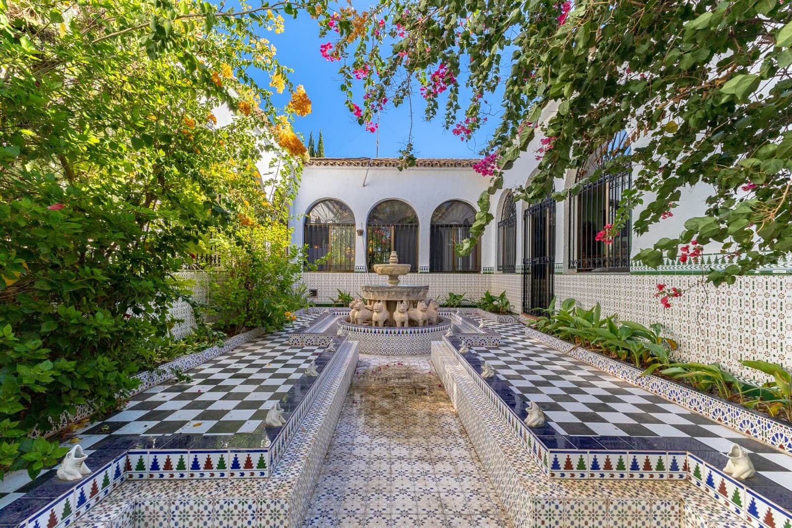 7 soveværelse Villa til salg i La Pobla de Vallbona med swimmingpool garage - € 830.000 (Ref: 8809074)