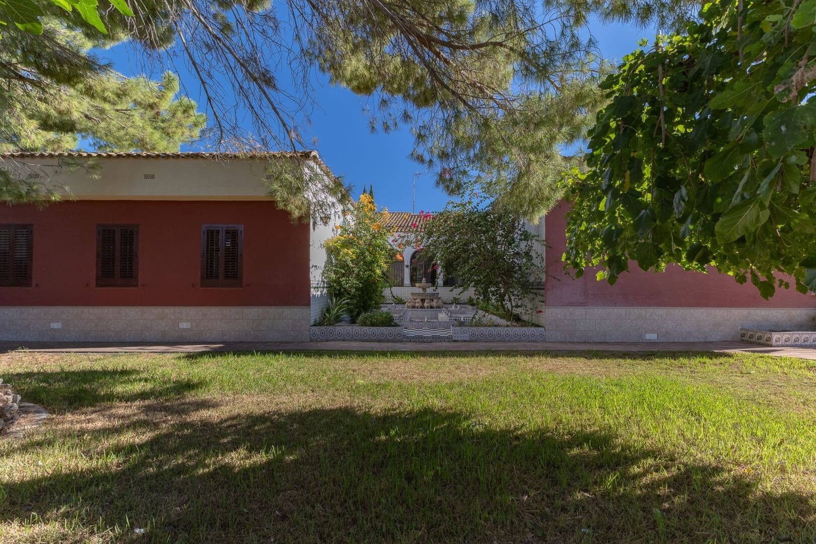 7 soveværelse Villa til salg i La Pobla de Vallbona med swimmingpool garage - € 830.000 (Ref: 8809074)