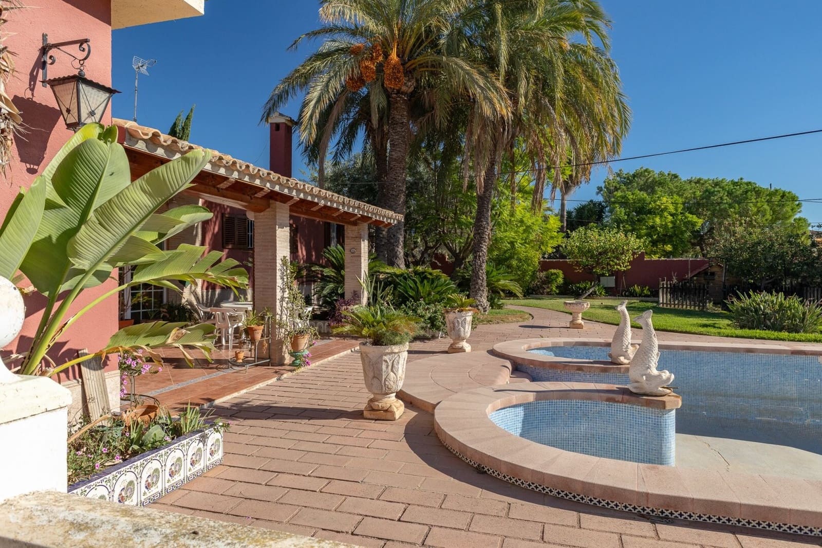 7 soveværelse Villa til salg i La Pobla de Vallbona med swimmingpool garage - € 830.000 (Ref: 8809074)