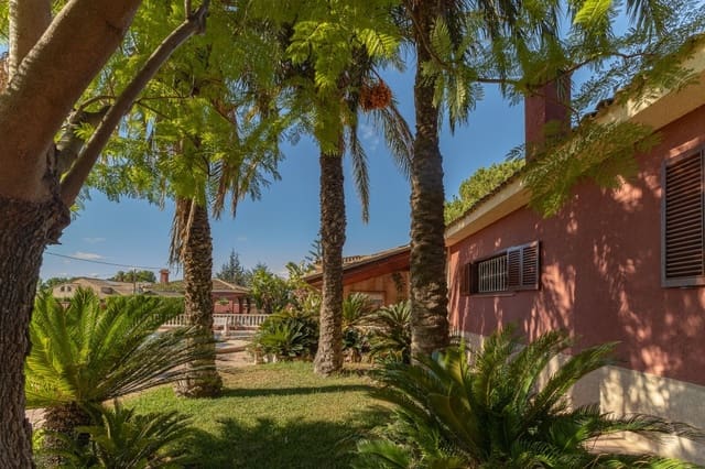 7 soveværelse Villa til salg i La Pobla de Vallbona med swimmingpool garage - € 830.000 (Ref: 8809074)